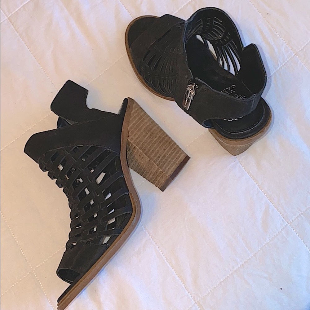 NWOT open toe ankle booties
